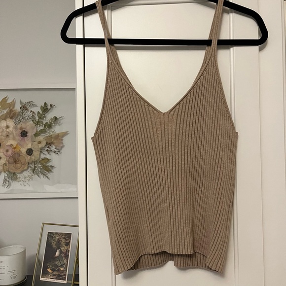 Ribbed Knit Tank Top - Picture 3 of 3